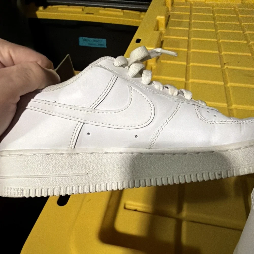 White air force 1s Us 7